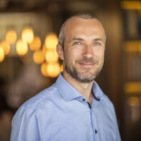 라레스 바실레스쿠